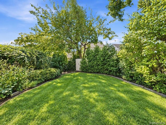 26 Huntington Drive, Yonkers, NY 10704