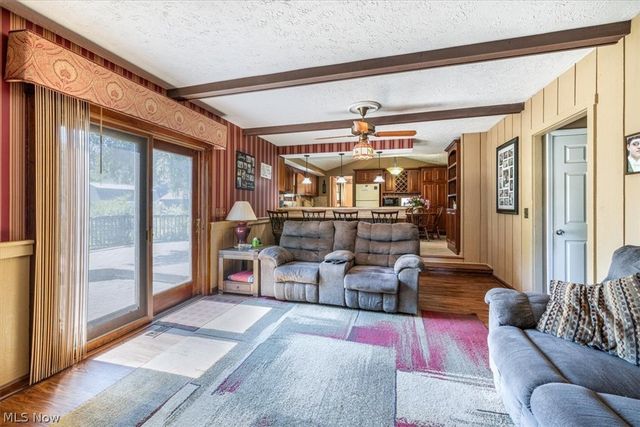 709 Oakhurst Drive, Amherst, OH 44001