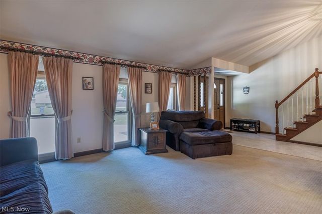 709 Oakhurst Drive, Amherst, OH 44001