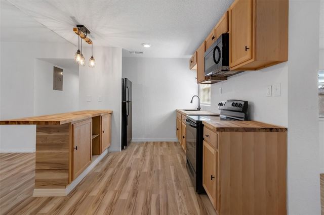 6146 DAHLIA DRIVE, Orlando, FL 32807