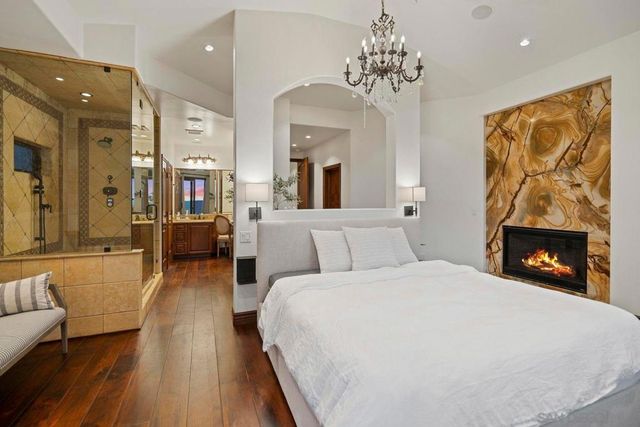 3409 ocean front walk, San Diego, CA 92109