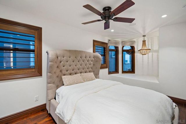 3409 ocean front walk, San Diego, CA 92109