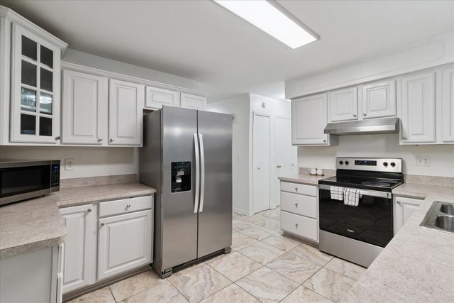 3896 Gate Drive, City Of Troy, MI 48083