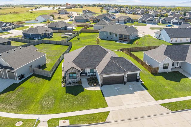 2618 Ridgehill Dr, Salina, KS 67401