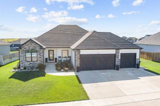 2618 Ridgehill Dr, Salina, KS 67401