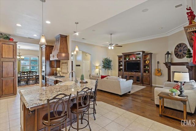 4401 Garnet Court, Bakersfield, CA 93308