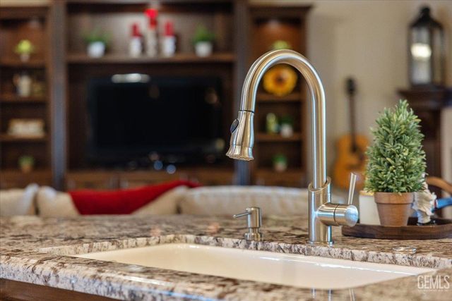 4401 Garnet Court, Bakersfield, CA 93308