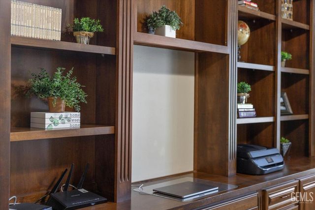 4401 Garnet Court, Bakersfield, CA 93308