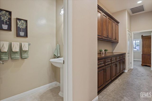 4401 Garnet Court, Bakersfield, CA 93308