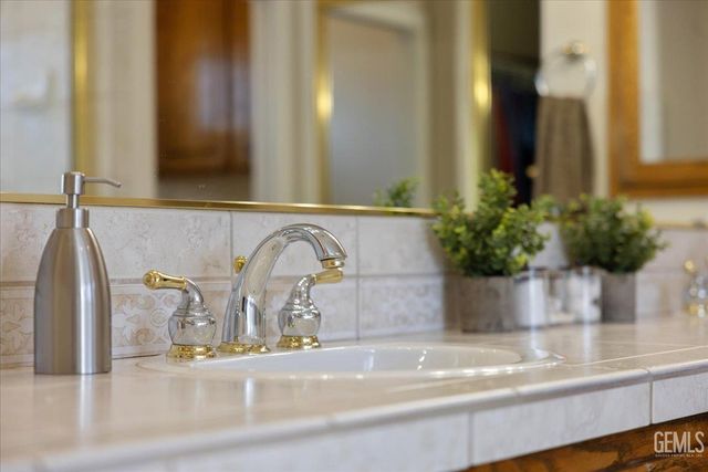 4401 Garnet Court, Bakersfield, CA 93308