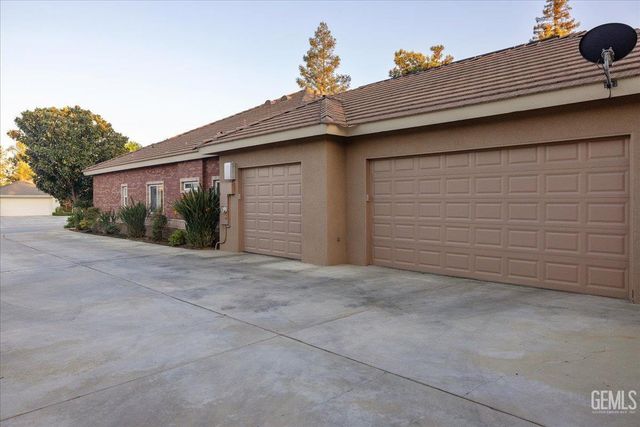 4401 Garnet Court, Bakersfield, CA 93308