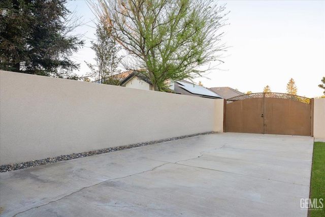 4401 Garnet Court, Bakersfield, CA 93308