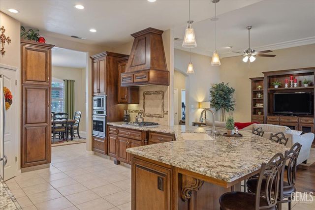 4401 Garnet Court, Bakersfield, CA 93308