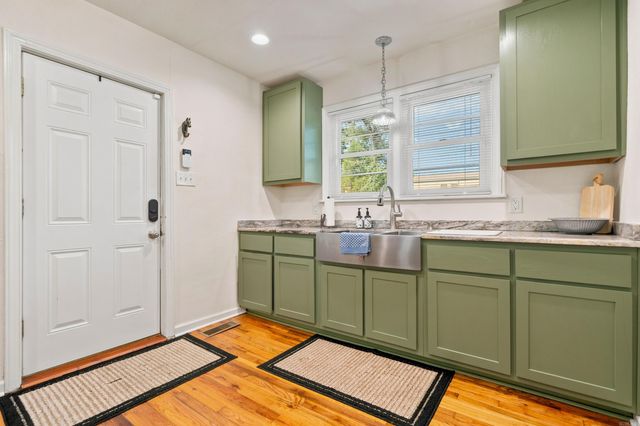 104 E St. Louis Street, Hot Springs, AR 71901