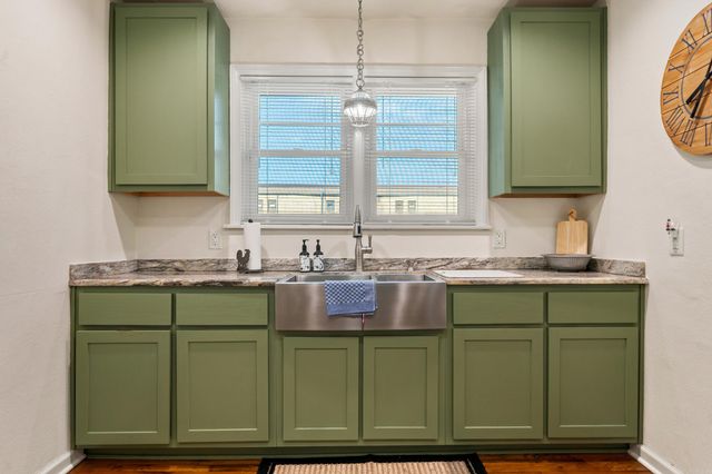 104 E St. Louis Street, Hot Springs, AR 71901
