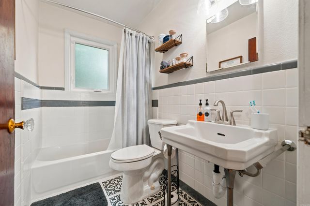 104 E St. Louis Street, Hot Springs, AR 71901