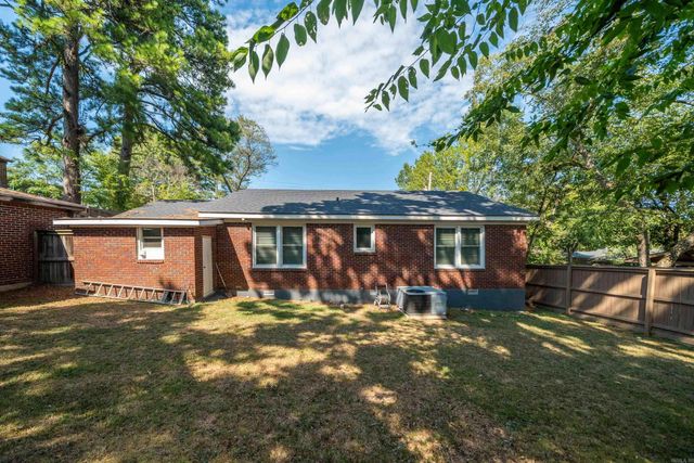 104 E St. Louis Street, Hot Springs, AR 71901