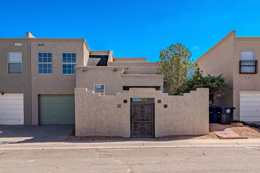 912 KNOX Court NE, Albuquerque, NM 87123