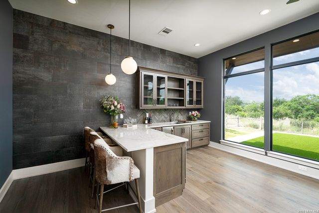 3728 CLUBS DR, Boerne, TX 78006