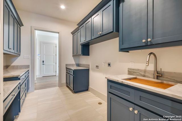 3728 CLUBS DR, Boerne, TX 78006