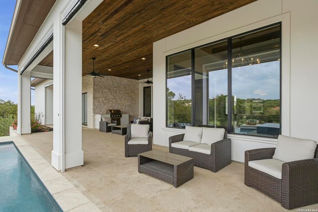 3728 CLUBS DR, Boerne, TX 78006