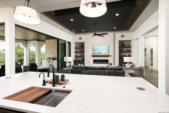 3728 CLUBS DR, Boerne, TX 78006