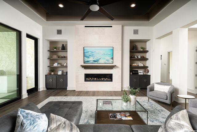 3728 CLUBS DR, Boerne, TX 78006