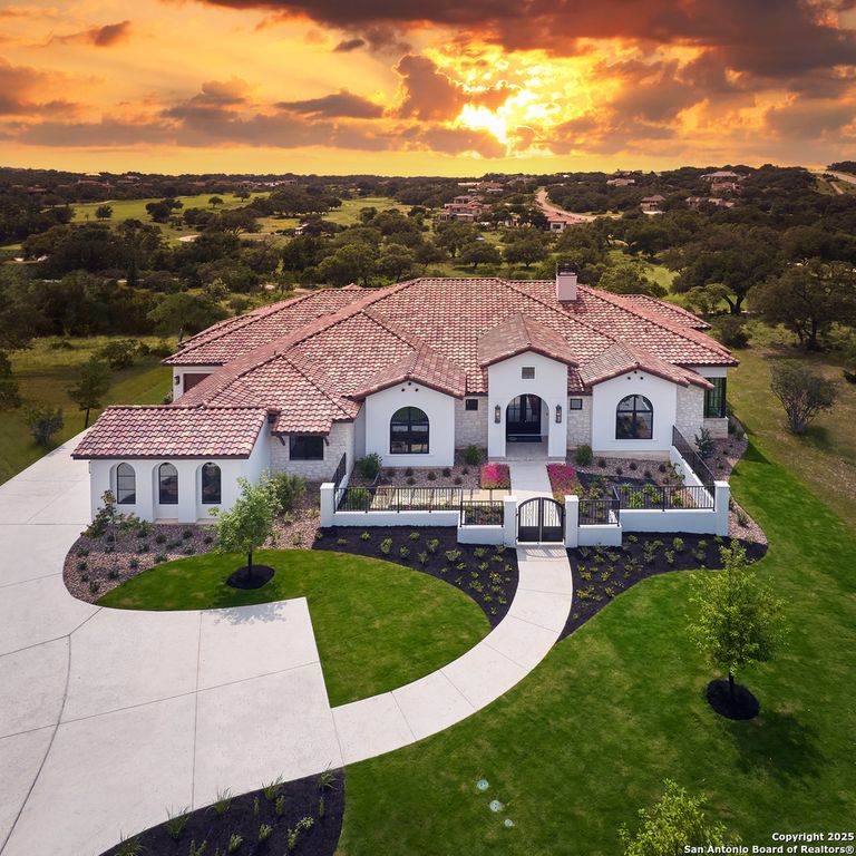 3728 CLUBS DR, Boerne, TX 78006
