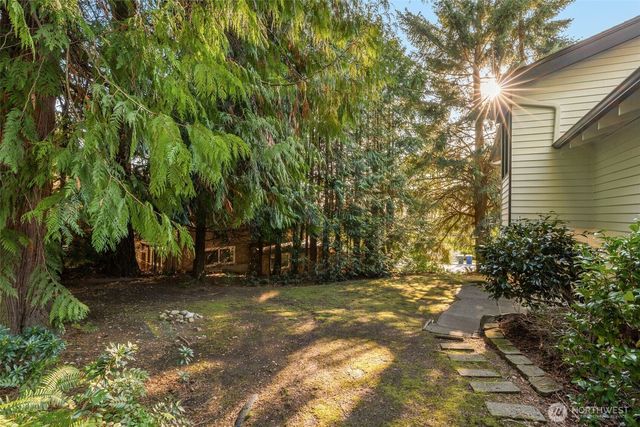 5820 141st Place SE, Bellevue, WA 98006