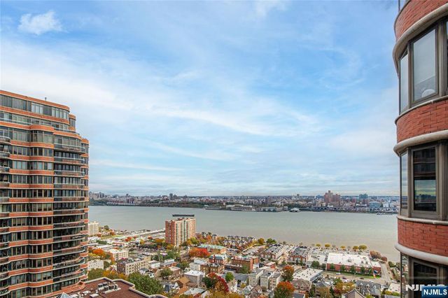 100 Carlyle Drive 10B-South, Cliffside Park, NJ 07010