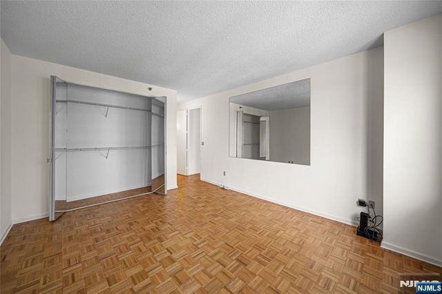 100 Carlyle Drive 10B-South, Cliffside Park, NJ 07010