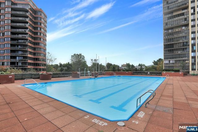 100 Carlyle Drive 10B-South, Cliffside Park, NJ 07010