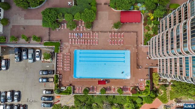 100 Carlyle Drive 10B-South, Cliffside Park, NJ 07010