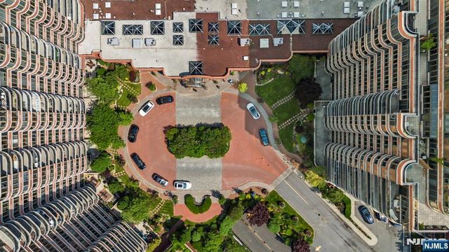 100 Carlyle Drive 10B-South, Cliffside Park, NJ 07010