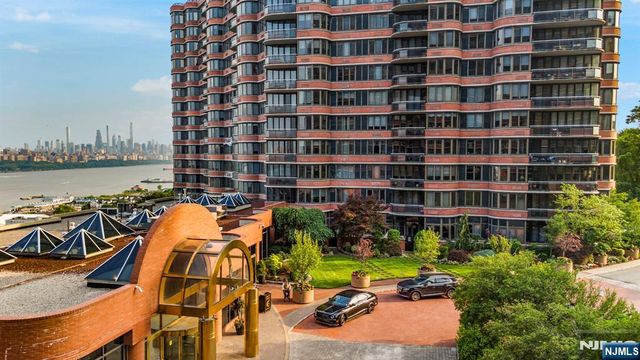 100 Carlyle Drive 10B-South, Cliffside Park, NJ 07010