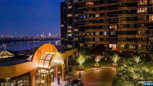 100 Carlyle Drive 10B-South, Cliffside Park, NJ 07010