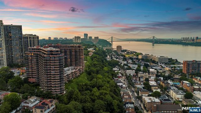 100 Carlyle Drive 10B-South, Cliffside Park, NJ 07010