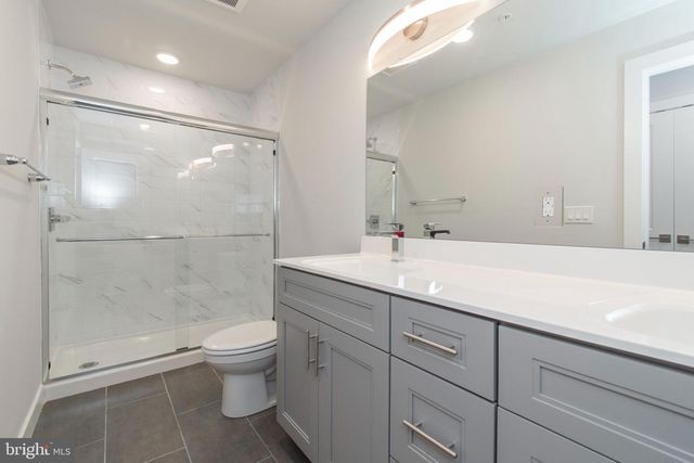 19 S 44TH ST, Philadelphia, PA 19104