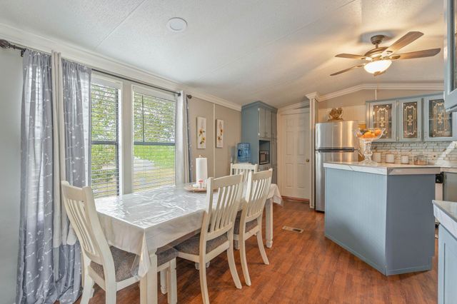 16320 Summit Oaks Drive, Conroe, TX 77303