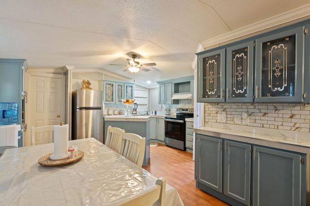 16320 Summit Oaks Drive, Conroe, TX 77303