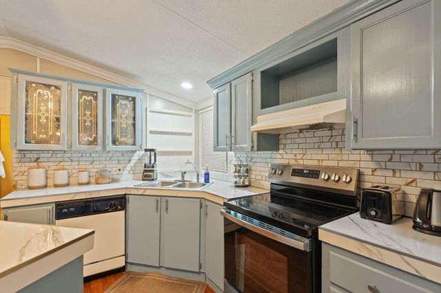 16320 Summit Oaks Drive, Conroe, TX 77303