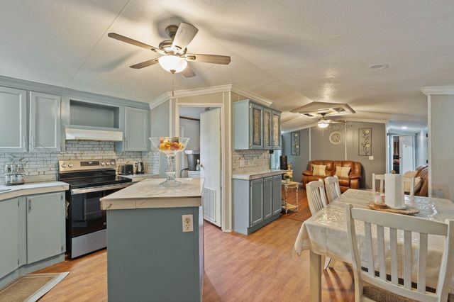 16320 Summit Oaks Drive, Conroe, TX 77303