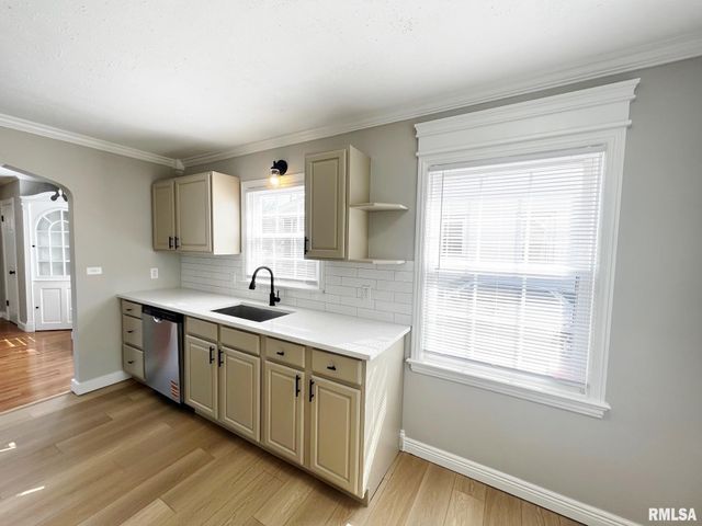 2408 W ROHMANN Avenue, West Peoria, IL 61604