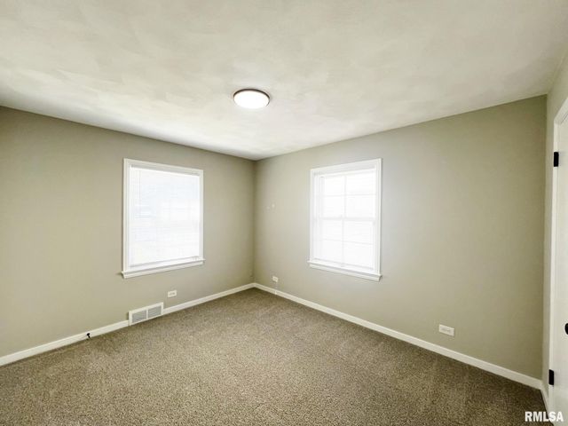 2408 W ROHMANN Avenue, West Peoria, IL 61604