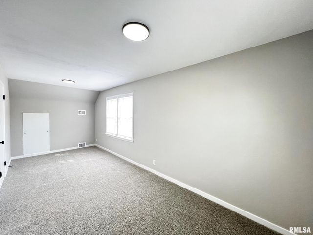 2408 W ROHMANN Avenue, West Peoria, IL 61604