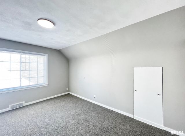 2408 W ROHMANN Avenue, West Peoria, IL 61604