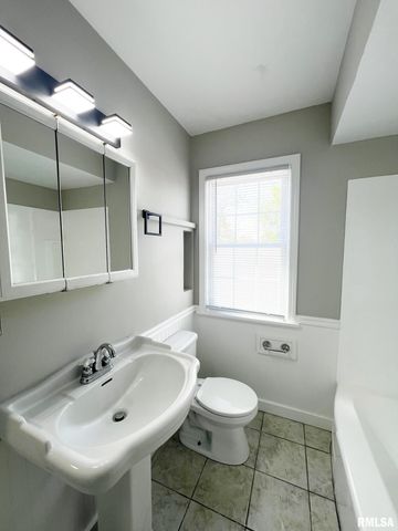 2408 W ROHMANN Avenue, West Peoria, IL 61604
