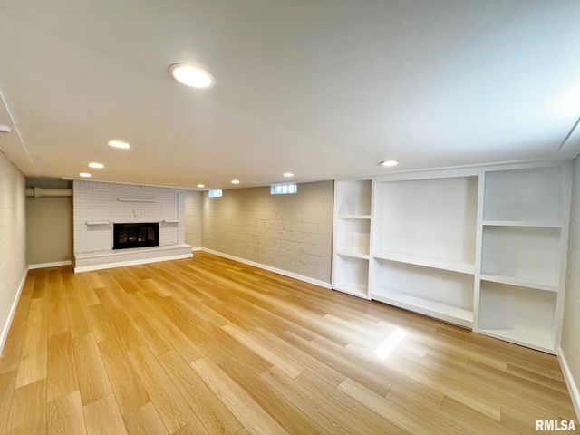 2408 W ROHMANN Avenue, West Peoria, IL 61604