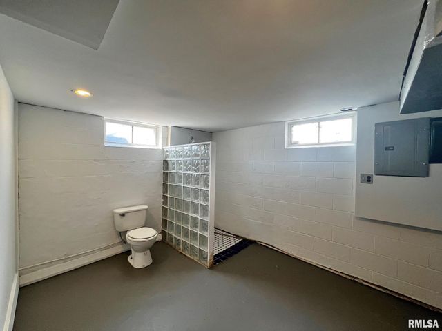 2408 W ROHMANN Avenue, West Peoria, IL 61604