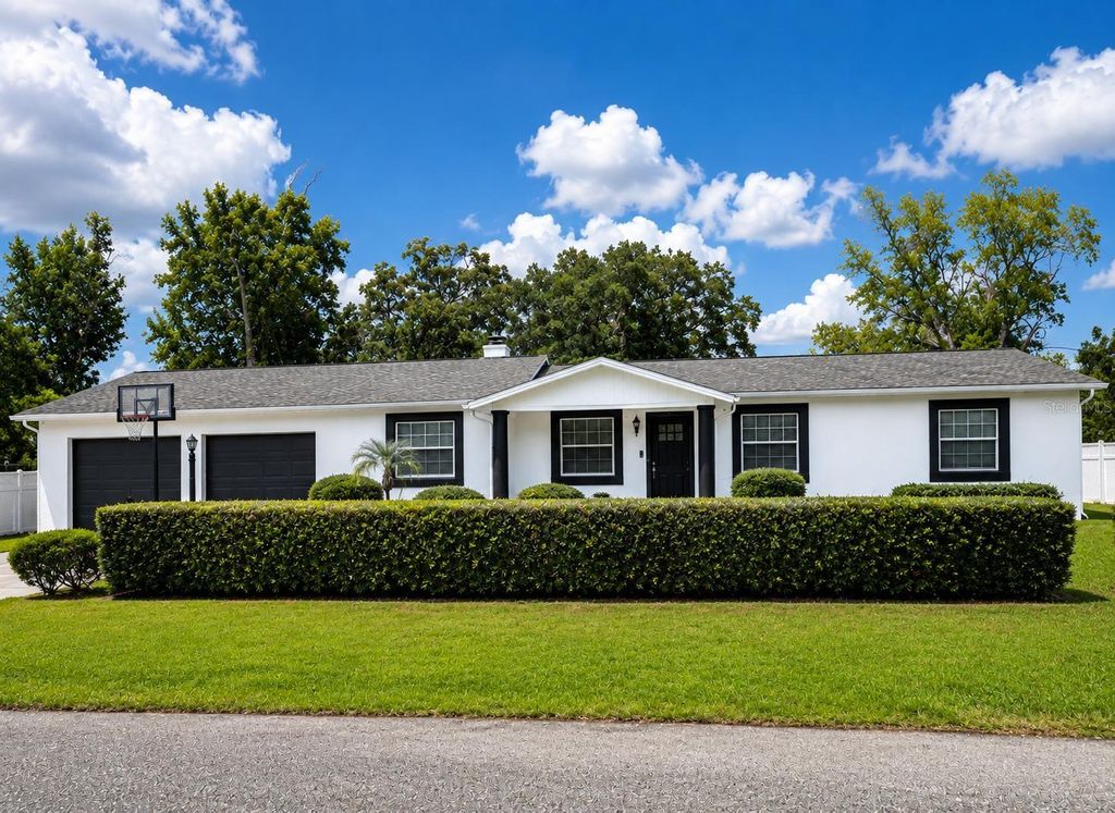 Image 1 of property listing at 12505 HOLYOKE AVE, Tampa, FL 33624